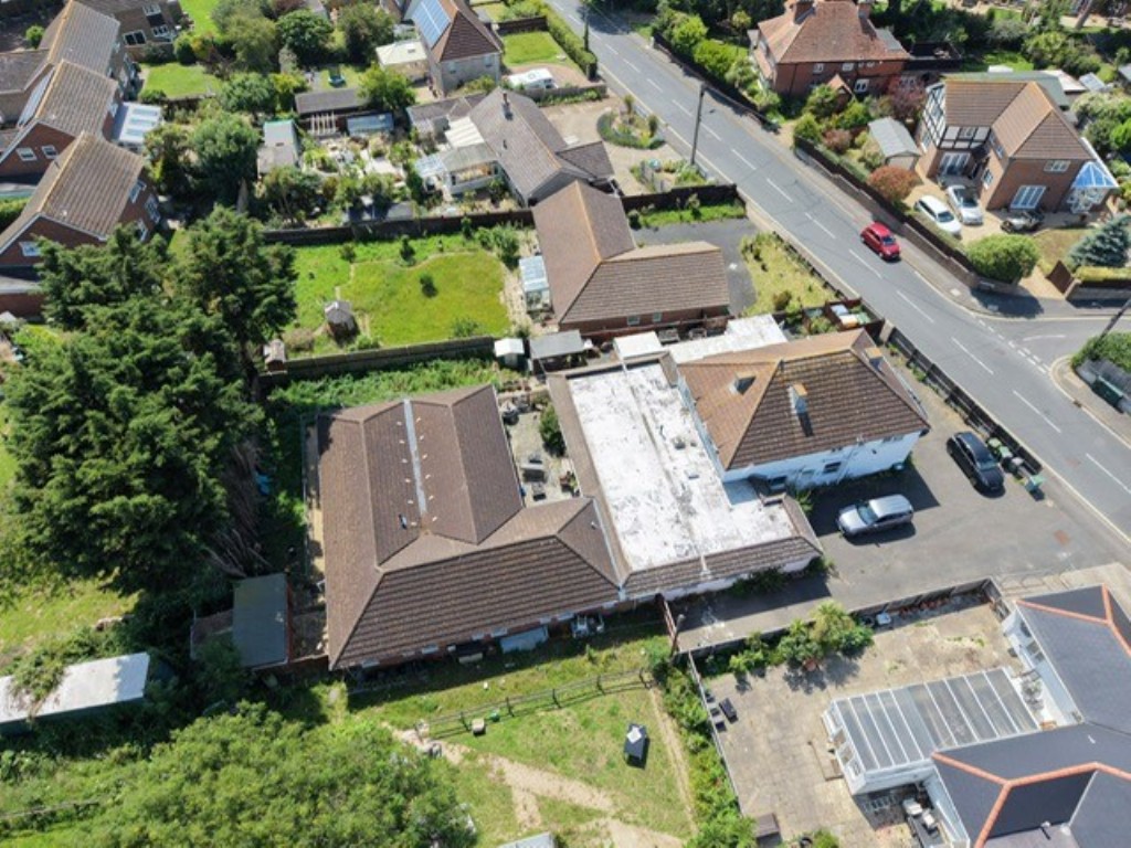 Lot: 172 - SUBSTANTIAL FREEHOLD 22-BEDROOM FORMER CARE HOME WITH POTENTIAL - Side View from Above